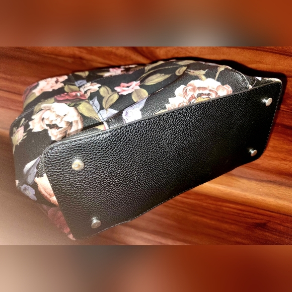 DANA BUCHMAN BLACK FLORAL CANVAS PURSE - Picture 5 of 8